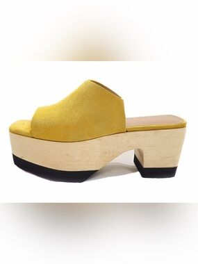 Wal & Pai Maida Clogs in Yellow Sunkis Suede